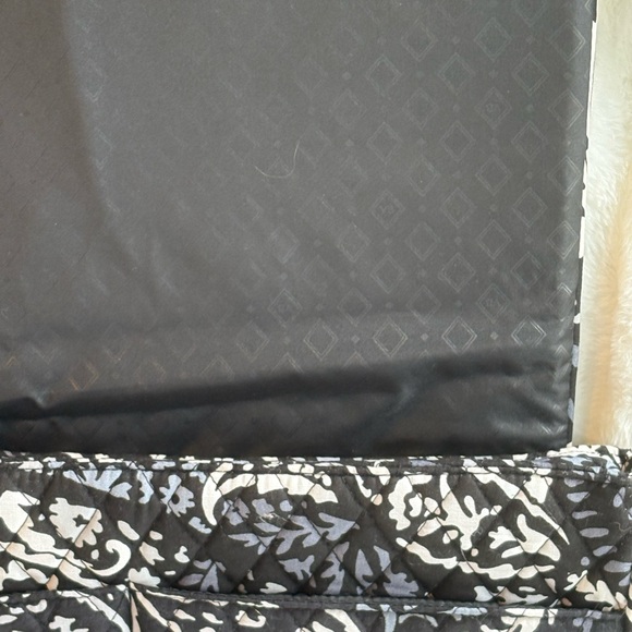 Vera Bradley Black and White Floral laptop Bag with coin Pouch - Picture 7 of 12